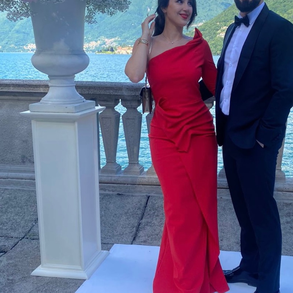 Chiara Boni - Kimini one shoulder gown